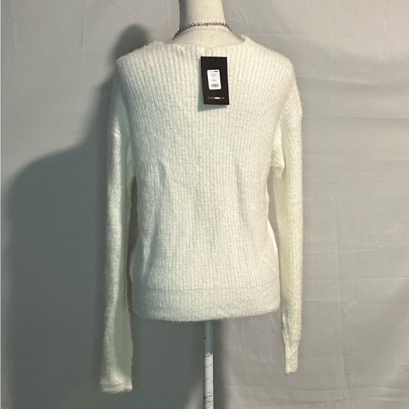 Sweater - Picture 2 of 6